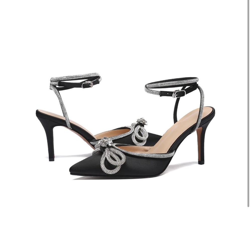 🆕Bcbgeneration Elegant Black Stiletto Heels with Silver Accents